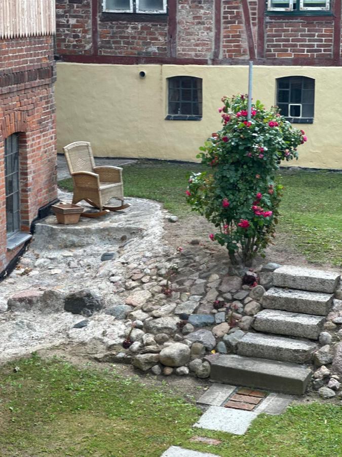 Urlaub In Einer Historischen Wassermuehle An Der Trave Lubeck Exterior photo